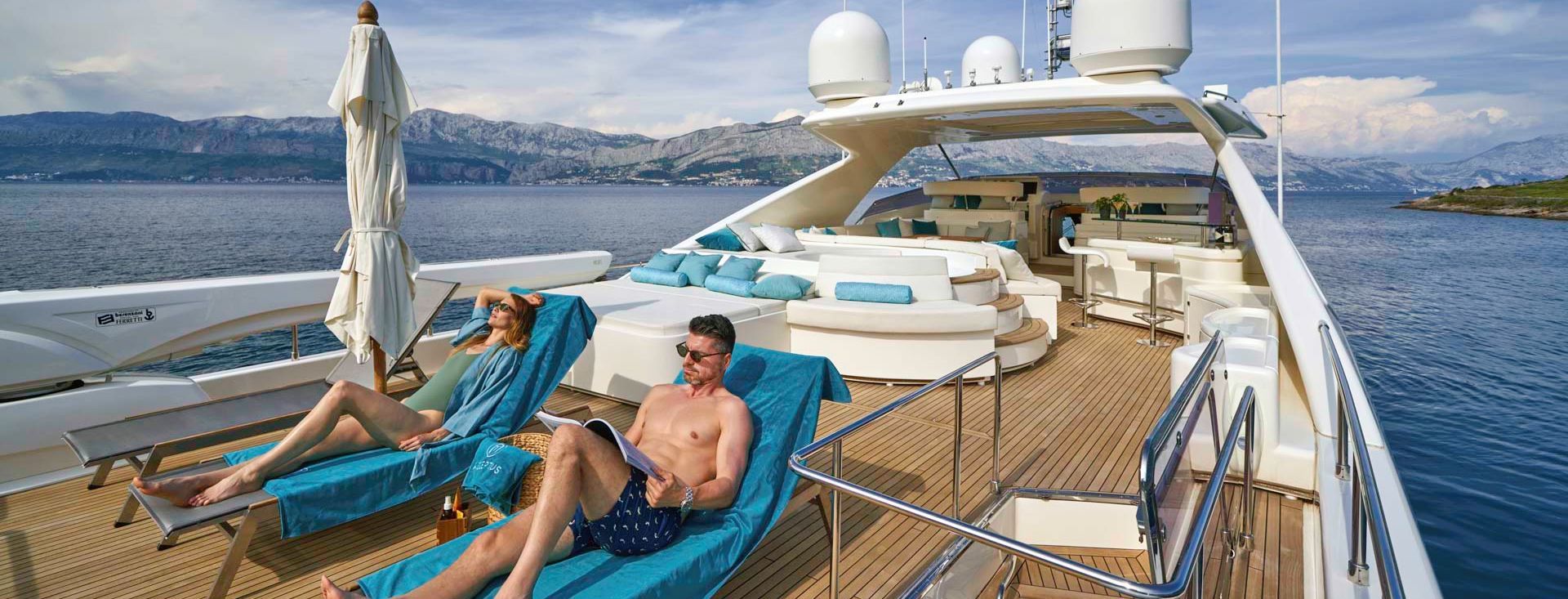 FERRETTI CUSTOM LINE 112 „ACCEPTUS“